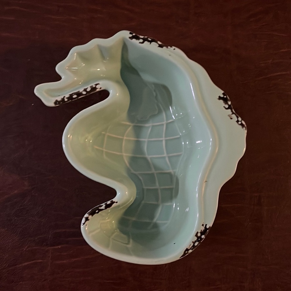 Seahorse candy dish. Oven and dishwasher safe
